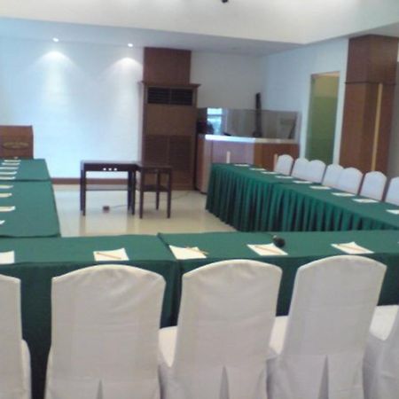 Cherry Blossoms Hotel Manila Ngoại thất bức ảnh