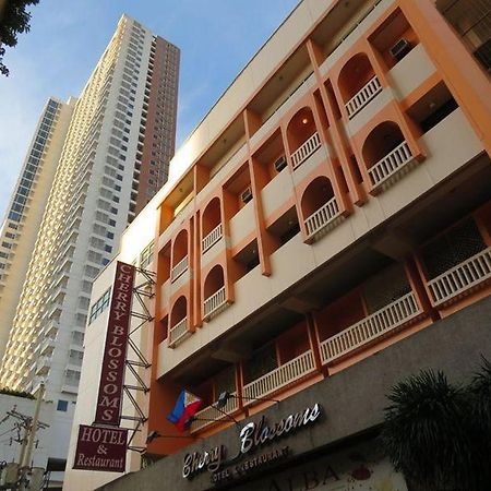 Cherry Blossoms Hotel Manila Ngoại thất bức ảnh