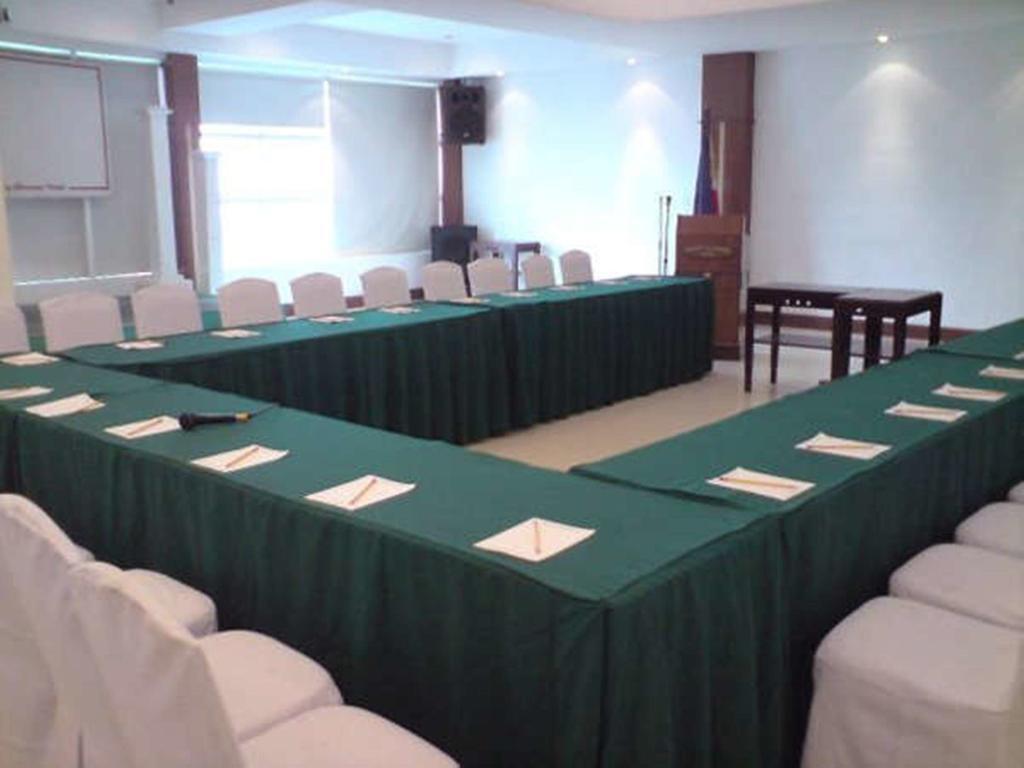 Cherry Blossoms Hotel Manila Ngoại thất bức ảnh