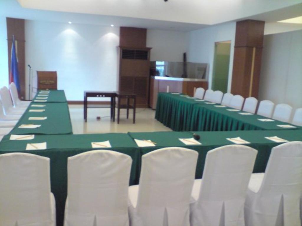 Cherry Blossoms Hotel Manila Ngoại thất bức ảnh