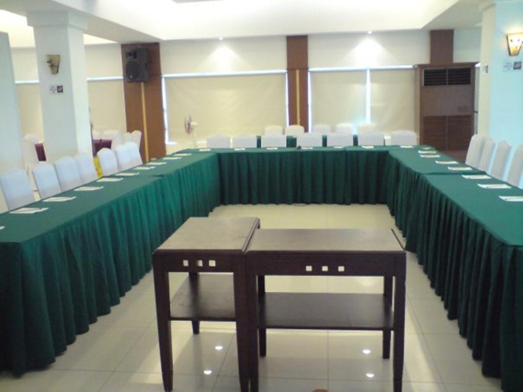 Cherry Blossoms Hotel Manila Ngoại thất bức ảnh