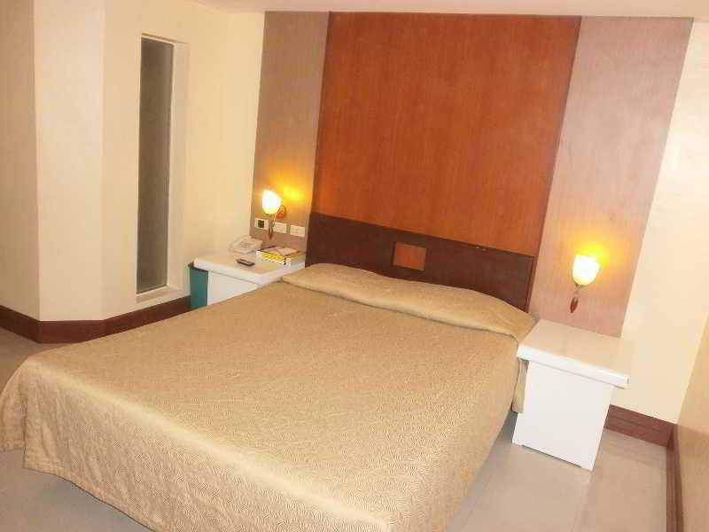 Cherry Blossoms Hotel Manila Ngoại thất bức ảnh