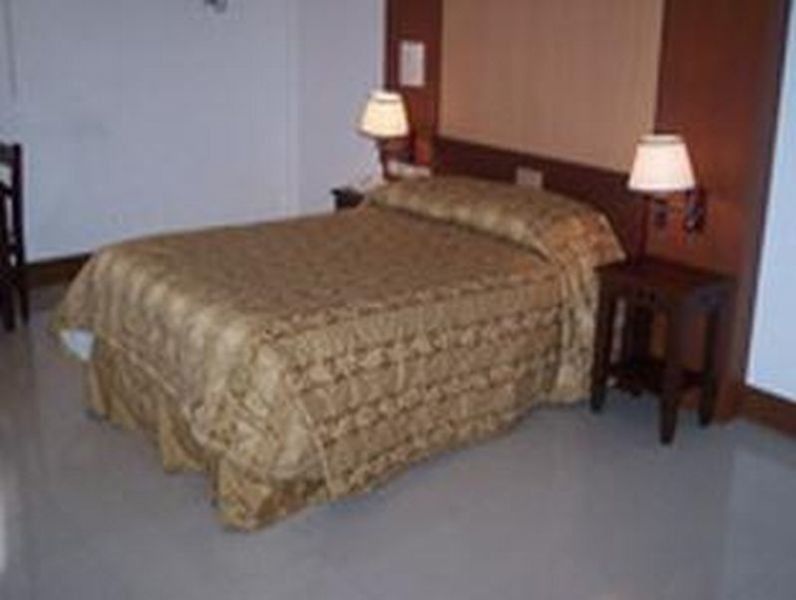 Cherry Blossoms Hotel Manila Ngoại thất bức ảnh