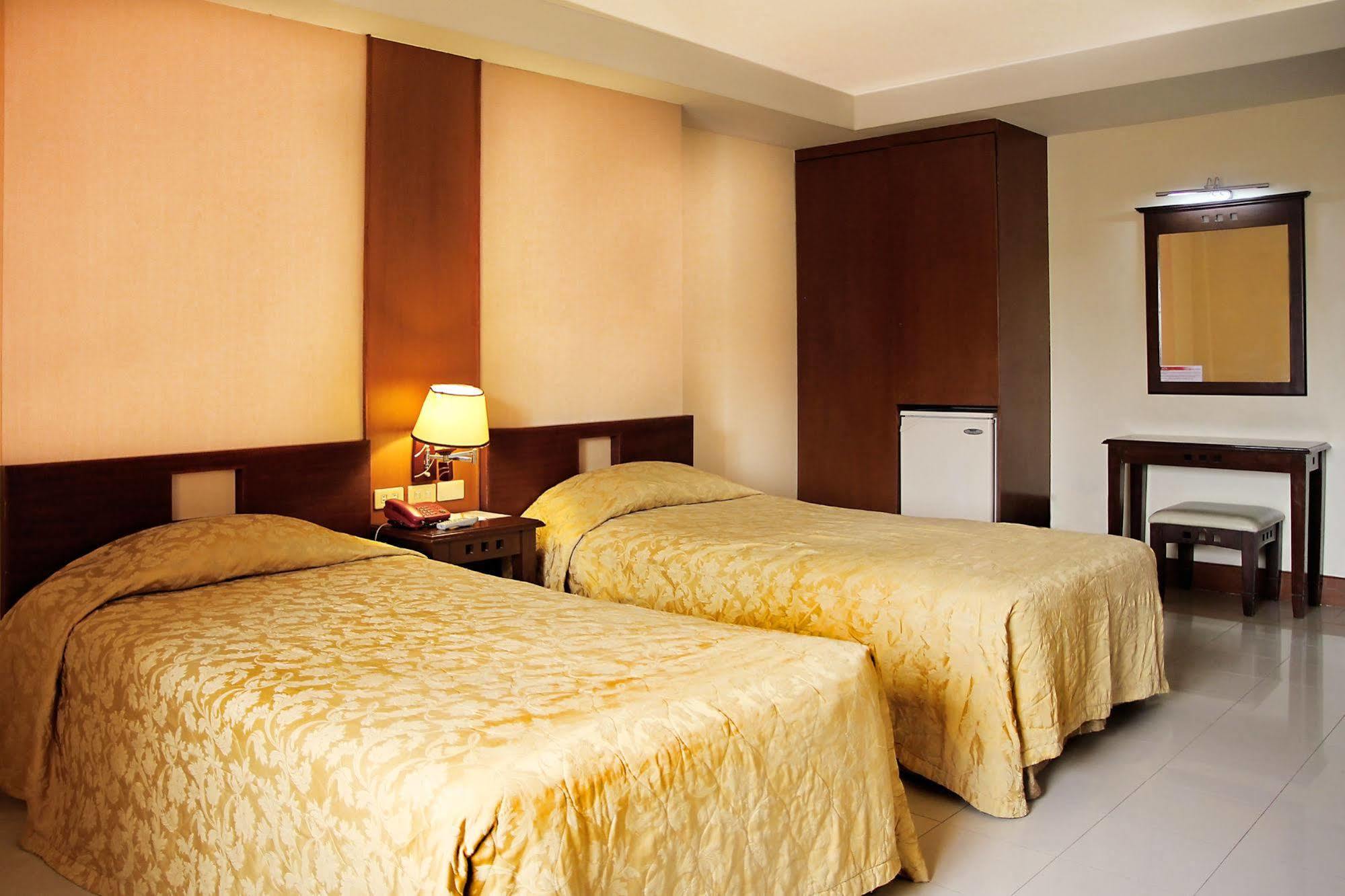 Cherry Blossoms Hotel Manila Ngoại thất bức ảnh