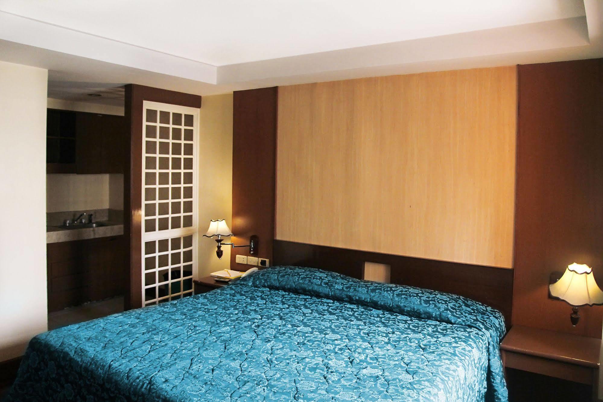 Cherry Blossoms Hotel Manila Ngoại thất bức ảnh