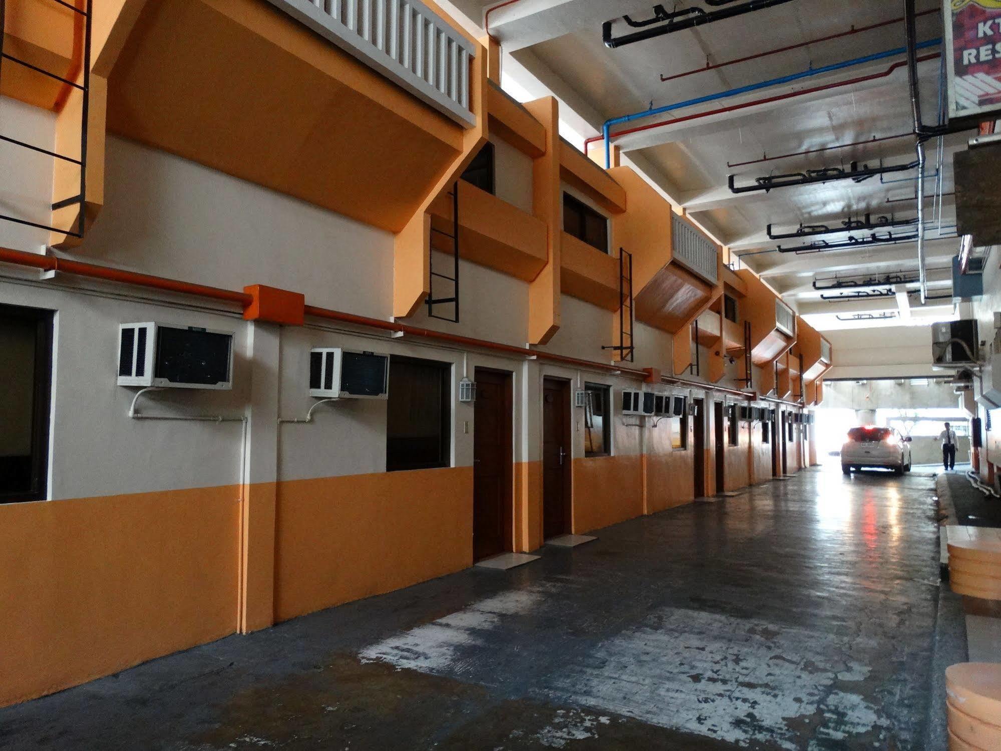 Cherry Blossoms Hotel Manila Ngoại thất bức ảnh