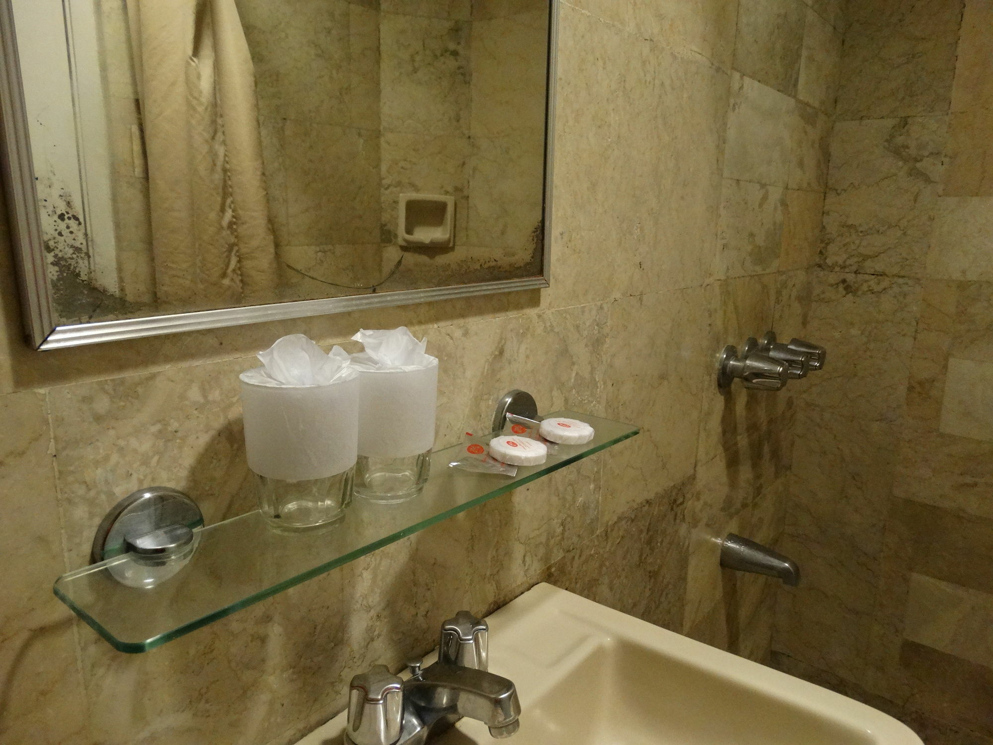 Cherry Blossoms Hotel Manila Ngoại thất bức ảnh